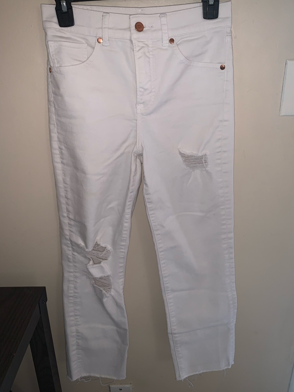Express White Straight Leg Women’s Jeans